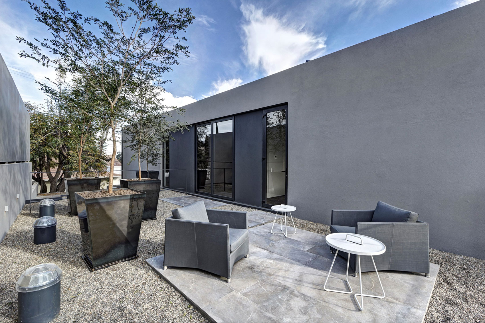 A Stunning and Luxurious Contemporary Home in Zapopan, Mexico by Elías Rizo Arquitectos (8)