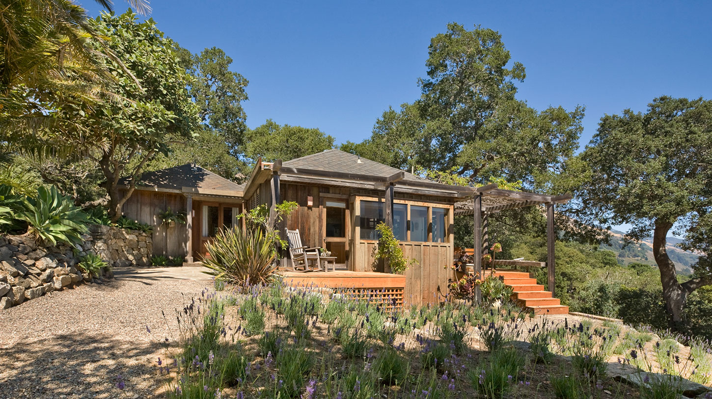 A Stunning and Playful Home with Mid-Century and Earth Tone Accents in Carmel by Studio Schicketanz (1)