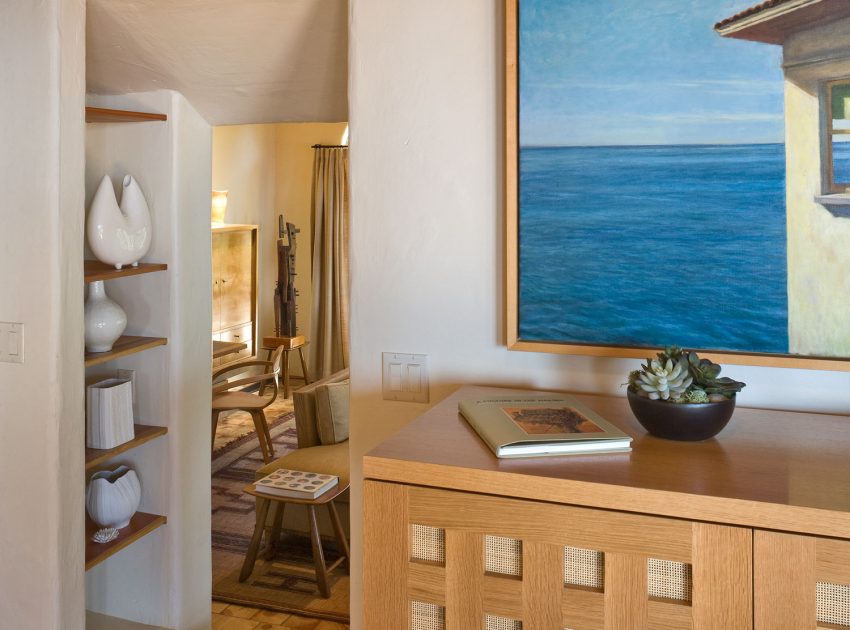 A Stunning and Playful Home with Mid-Century and Earth Tone Accents in Carmel by Studio Schicketanz (11)