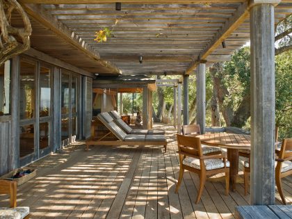 A Stunning and Playful Home with Mid-Century and Earth Tone Accents in Carmel by Studio Schicketanz (5)