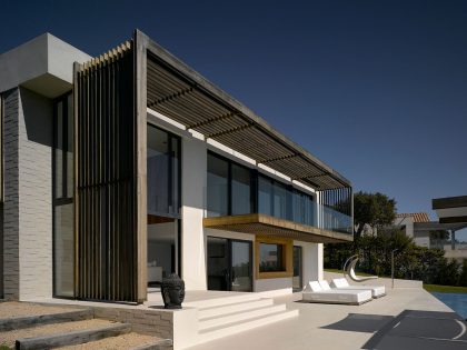 A Stunning and Spacious Home with Simple and Modern Lines in Saint-Tropez, France by JaK Studio (4)