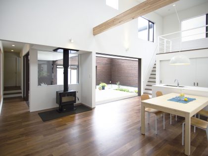 A Stunning and Stylish Single-Family Home with Enclosed Courtyards in Kyoto Prefecture by Arakawa Architects & Associates (10)