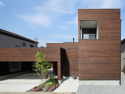 A Stunning and Stylish Single-Family Home with Enclosed Courtyards in Kyoto Prefecture by Arakawa Architects & Associates (3)