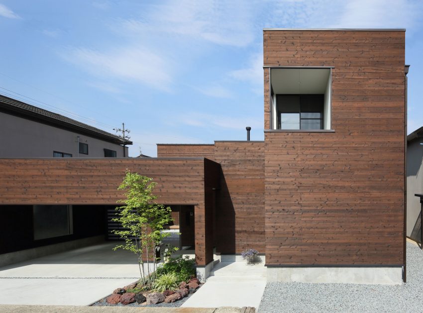 A Stunning and Stylish Single-Family Home with Enclosed Courtyards in Kyoto Prefecture by Arakawa Architects & Associates (3)