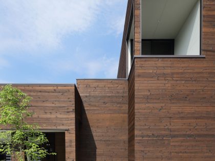 A Stunning and Stylish Single-Family Home with Enclosed Courtyards in Kyoto Prefecture by Arakawa Architects & Associates (4)