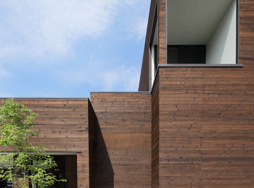 A Stunning and Stylish Single-Family Home with Enclosed Courtyards in Kyoto Prefecture by Arakawa Architects & Associates (4)