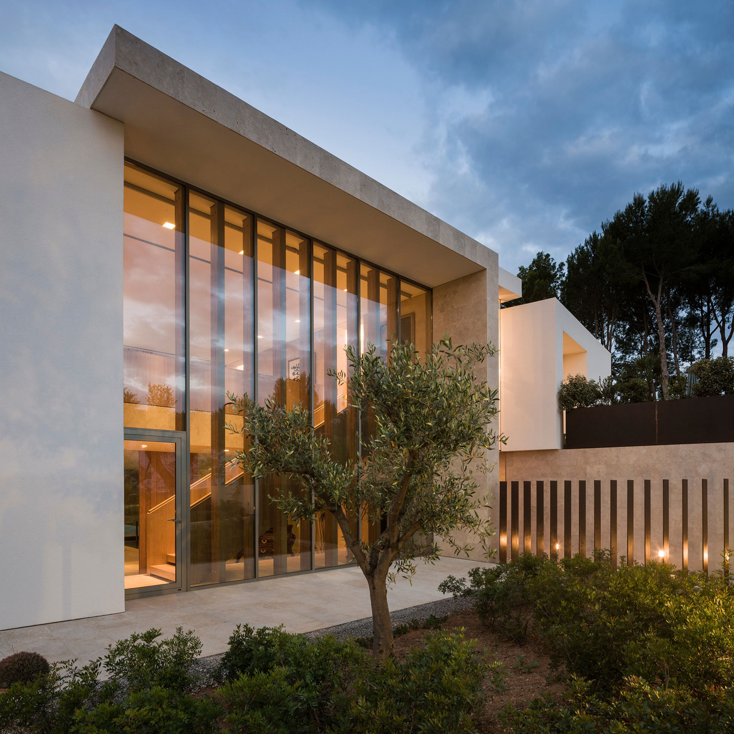 A Stylish Concrete Home with Indoor Swimming Pool and Terrace with Quiet View in Son Vida by Negre Studio & Rambla 9 Arquitectura (2)