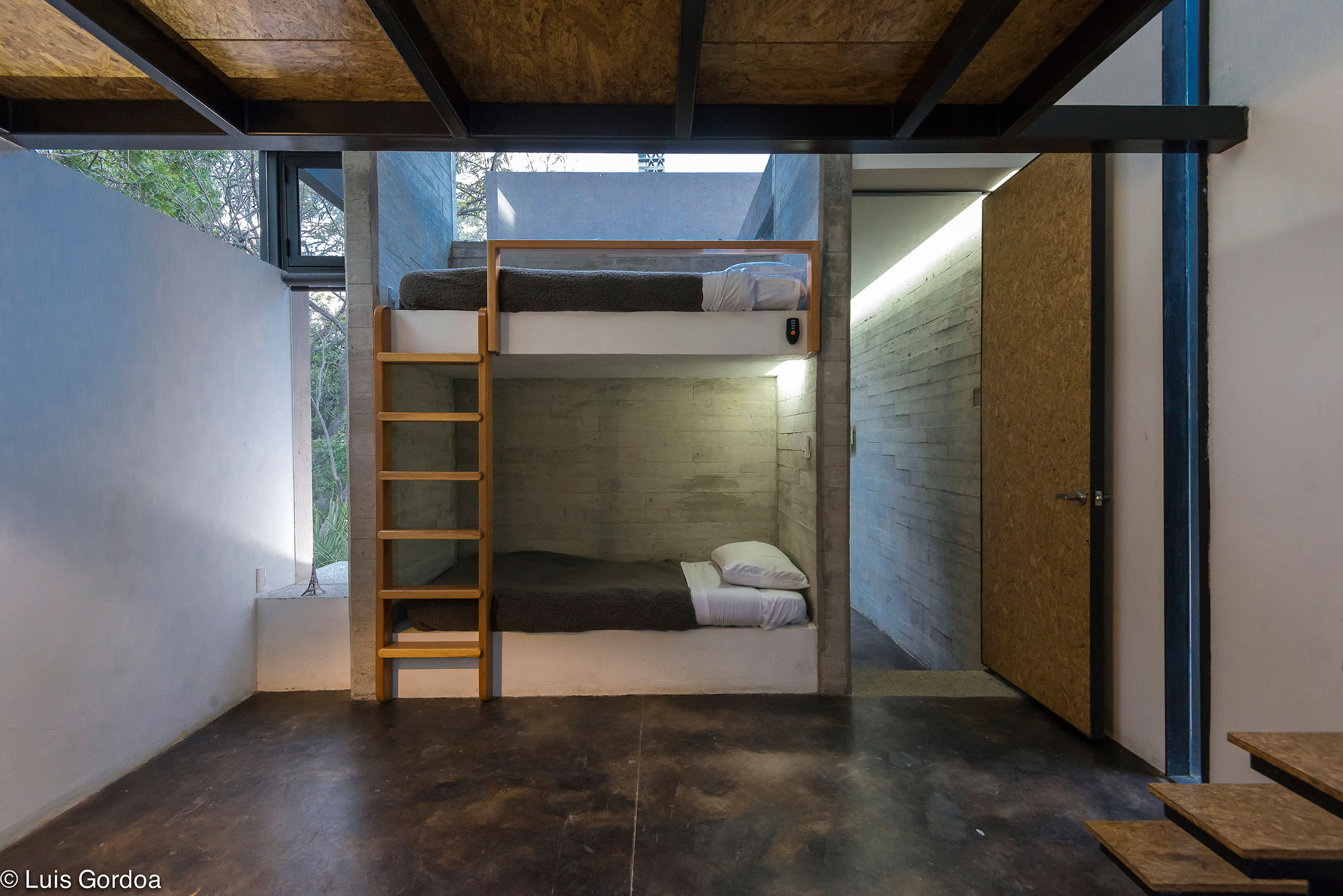 A Stylish Concrete House with Playful and Elegant Interiors in Morelos, Mexico by GBF Taller de Arquitectura (14)