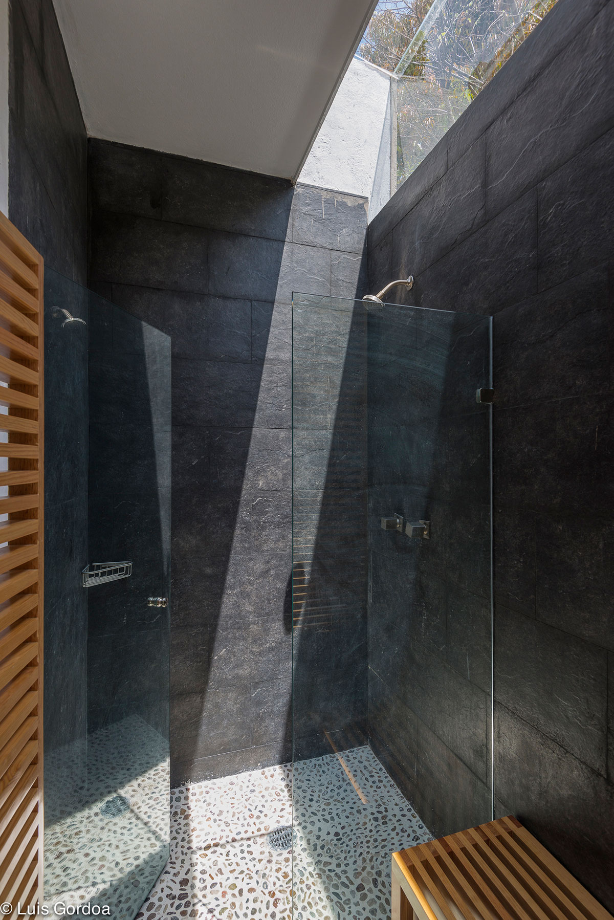 A Stylish Concrete House with Playful and Elegant Interiors in Morelos, Mexico by GBF Taller de Arquitectura (18)