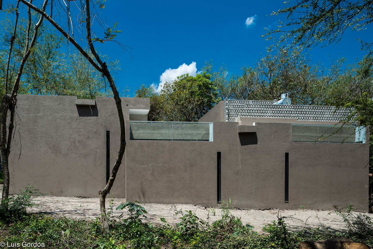 A Stylish Concrete House with Playful and Elegant Interiors in Morelos, Mexico by GBF Taller de Arquitectura (2)