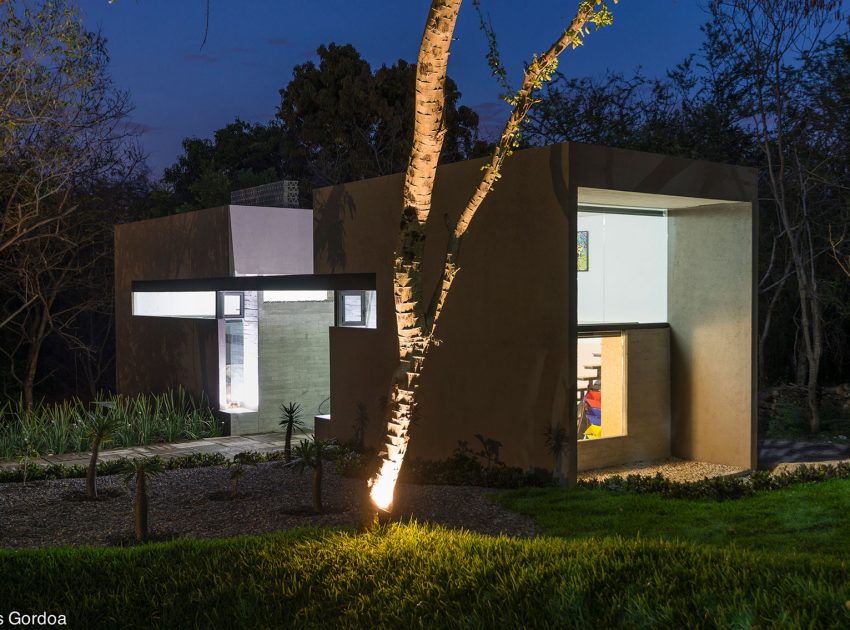 A Stylish Concrete House with Playful and Elegant Interiors in Morelos, Mexico by GBF Taller de Arquitectura (21)