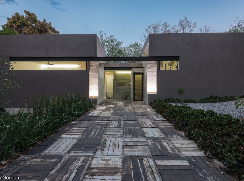 A Stylish Concrete House with Playful and Elegant Interiors in Morelos, Mexico by GBF Taller de Arquitectura (24)