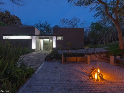 A Stylish Concrete House with Playful and Elegant Interiors in Morelos, Mexico by GBF Taller de Arquitectura (25)