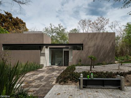 A Stylish Concrete House with Playful and Elegant Interiors in Morelos, Mexico by GBF Taller de Arquitectura (4)