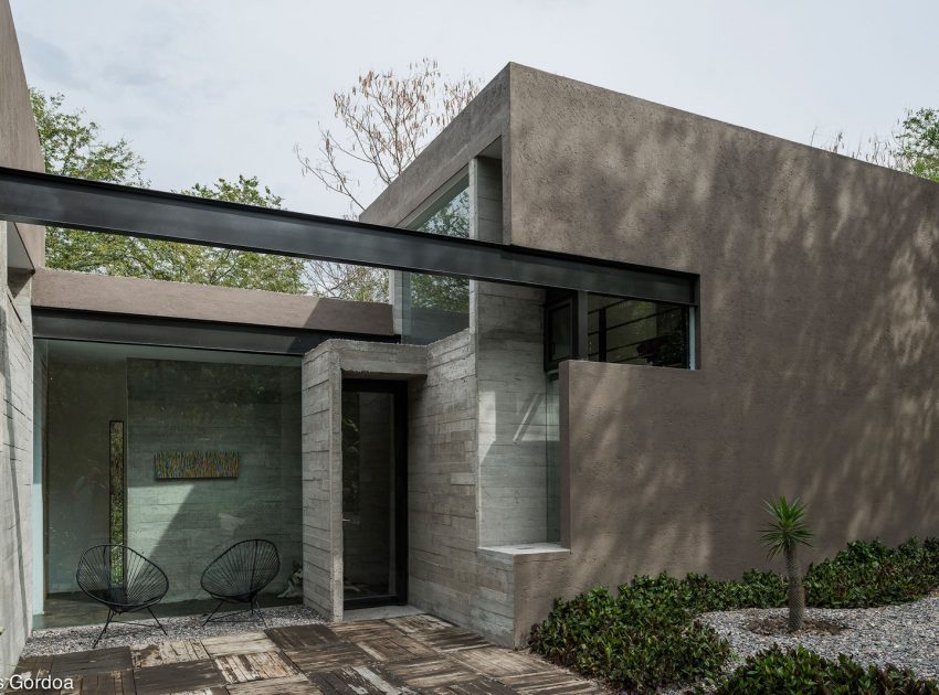 A Stylish Concrete House with Playful and Elegant Interiors in Morelos, Mexico by GBF Taller de Arquitectura (6)