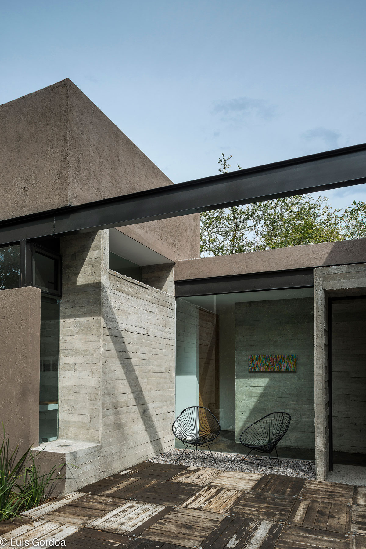 A Stylish Concrete House with Playful and Elegant Interiors in Morelos, Mexico by GBF Taller de Arquitectura (8)