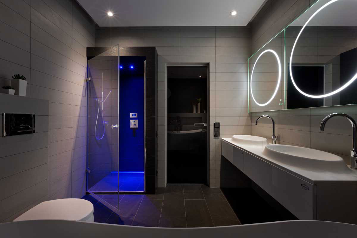 A Stylish Contemporary Apartment in Kiev, Ukraine by Denis Rakaev (20)