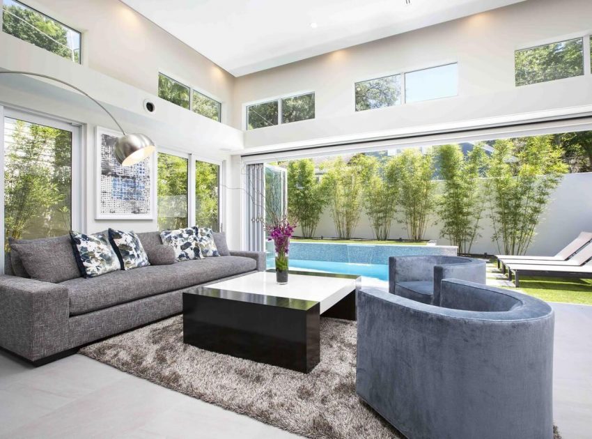 A Stylish Contemporary Family Home with Trendy Interiors in Florida by Legacy Custom Built Homes (2)