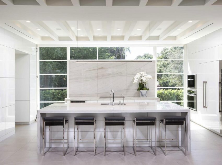 A Stylish Contemporary Family Home with Trendy Interiors in Florida by Legacy Custom Built Homes (4)