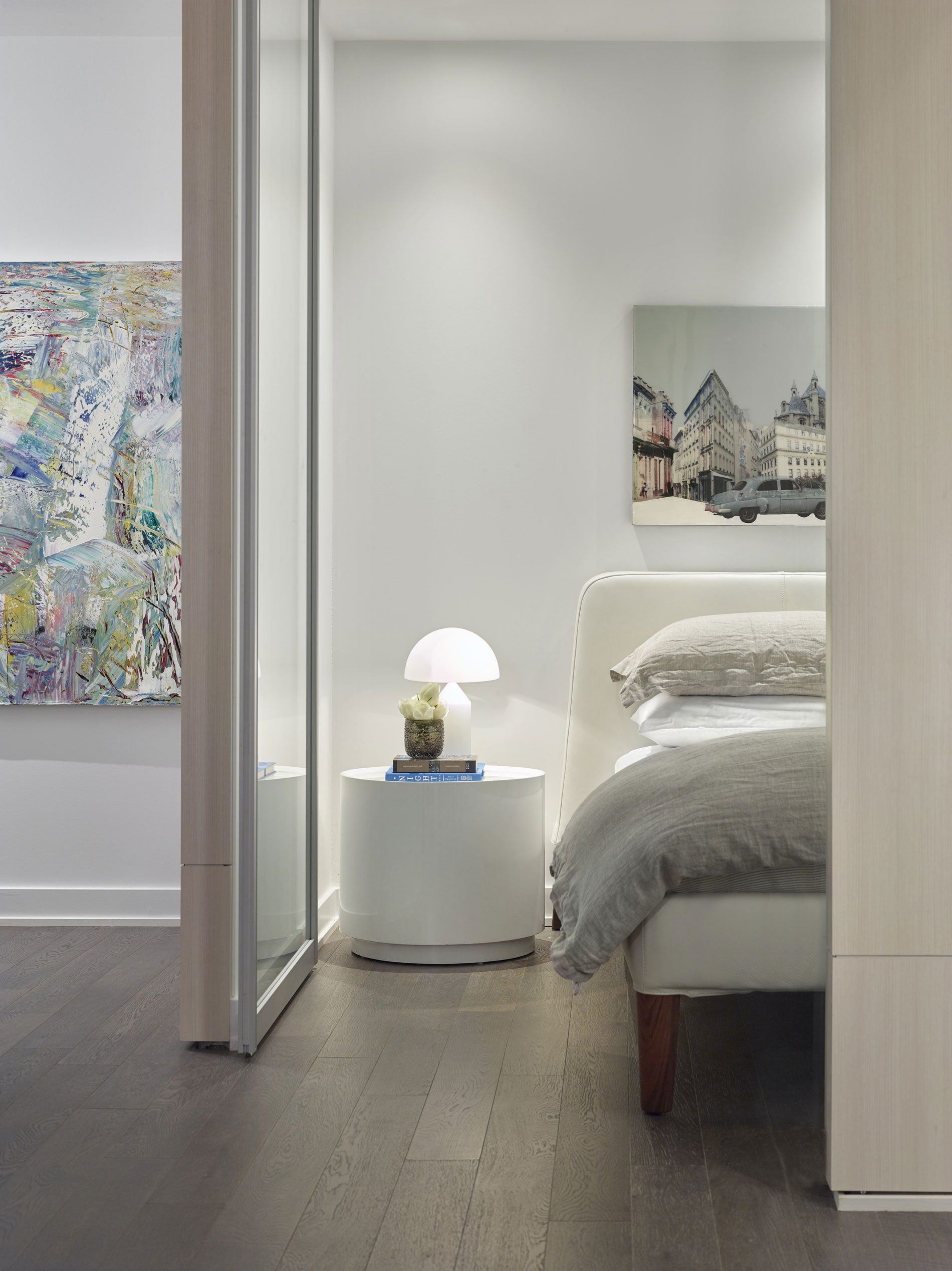 A Stylish Contemporary Home Brimming with Art in Toronto by Cecconi Simone (10)