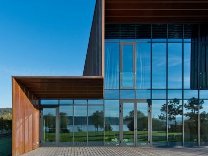 A Stylish Contemporary Home with Clean and Minimalist Facade in Kaunas by Architectural Bureau G.Natkevicius & Partners (7)