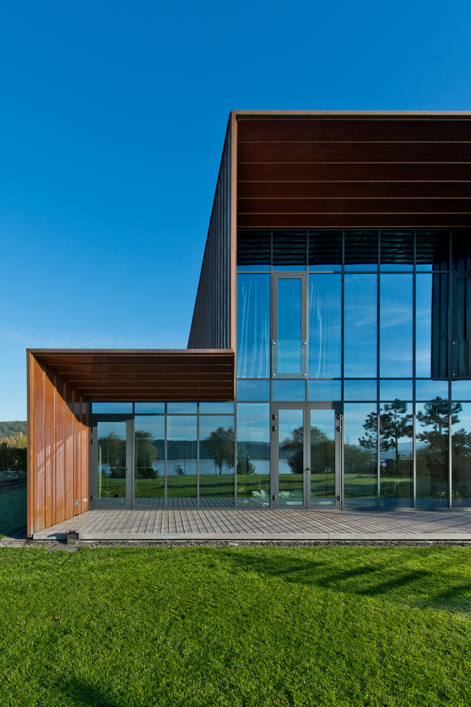 A Stylish Contemporary Home with Clean and Minimalist Facade in Kaunas by Architectural Bureau G.Natkevicius & Partners (7)