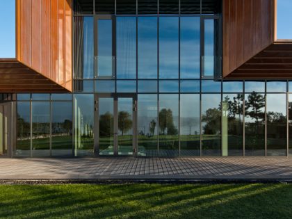 A Stylish Contemporary Home with Clean and Minimalist Facade in Kaunas by Architectural Bureau G.Natkevicius & Partners (8)