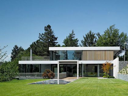 A Stylish Contemporary Home with Exquisite Landscaping in Waldenbuch, Germany by Von Bock Architekten (1)