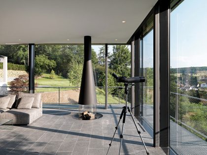 A Stylish Contemporary Home with Exquisite Landscaping in Waldenbuch, Germany by Von Bock Architekten (4)