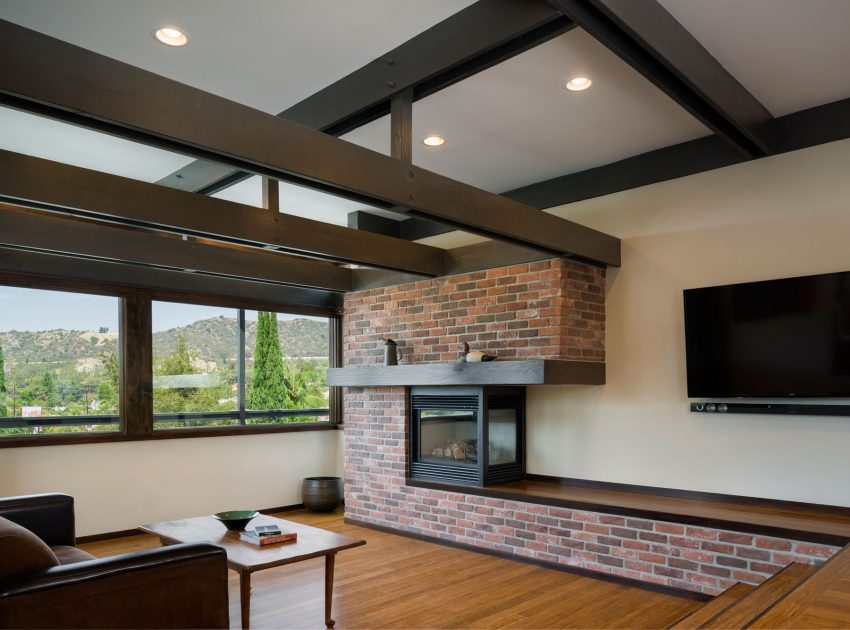 A Stylish Contemporary Home with Luminous Interiors in Los Angeles by Martin Fenlon Architecture (6)