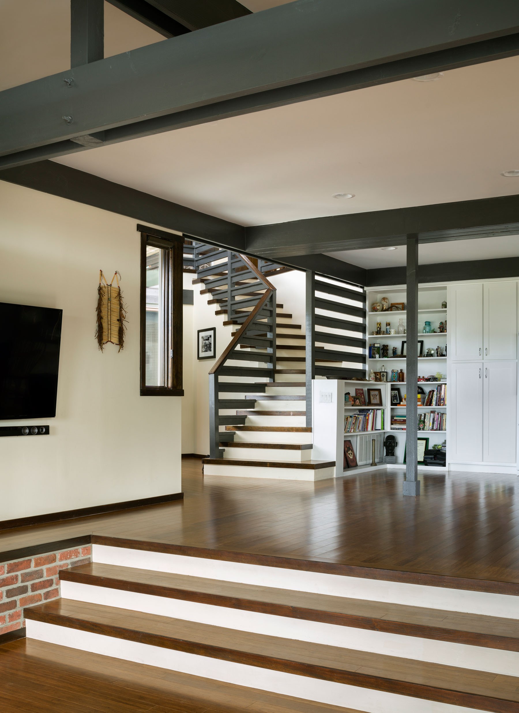 A Stylish Contemporary Home with Luminous Interiors in Los Angeles by Martin Fenlon Architecture (8)