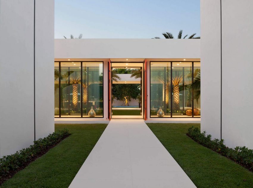 A Stylish Contemporary Home with Luxurious Interiors in Boca Raton by Marc-Michaels Interior Design (11)