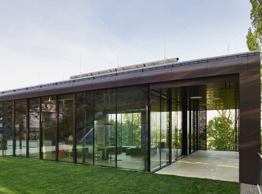 A Stylish Contemporary Home with Smart and Dynamic Façade in Linz, Austria by Archinauten (2)