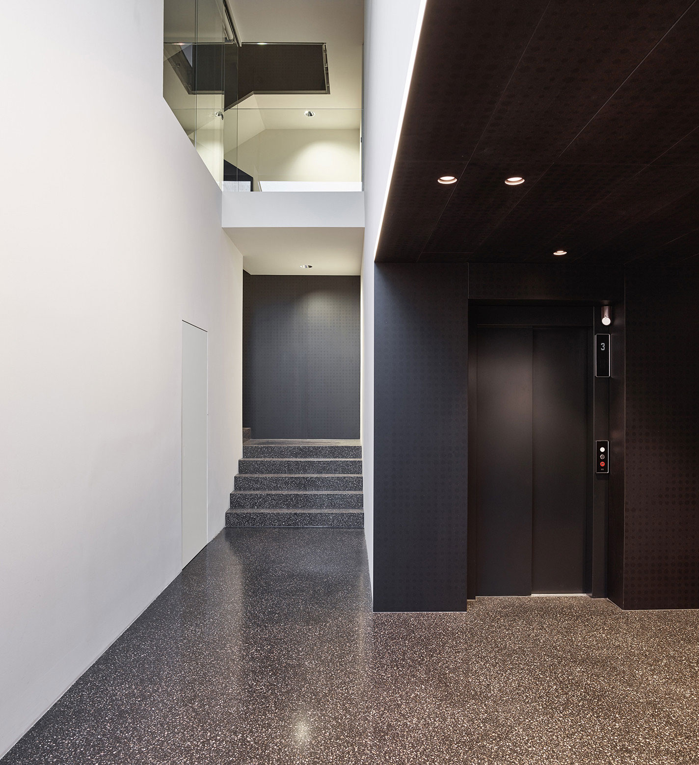 A Stylish Contemporary Home with Smart and Dynamic Façade in Linz, Austria by Archinauten (4)