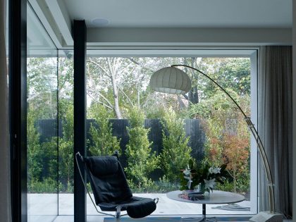 A Stylish Contemporary House with Striking Facade and Simple Interiors in Melbourne by b.e architecture (4)