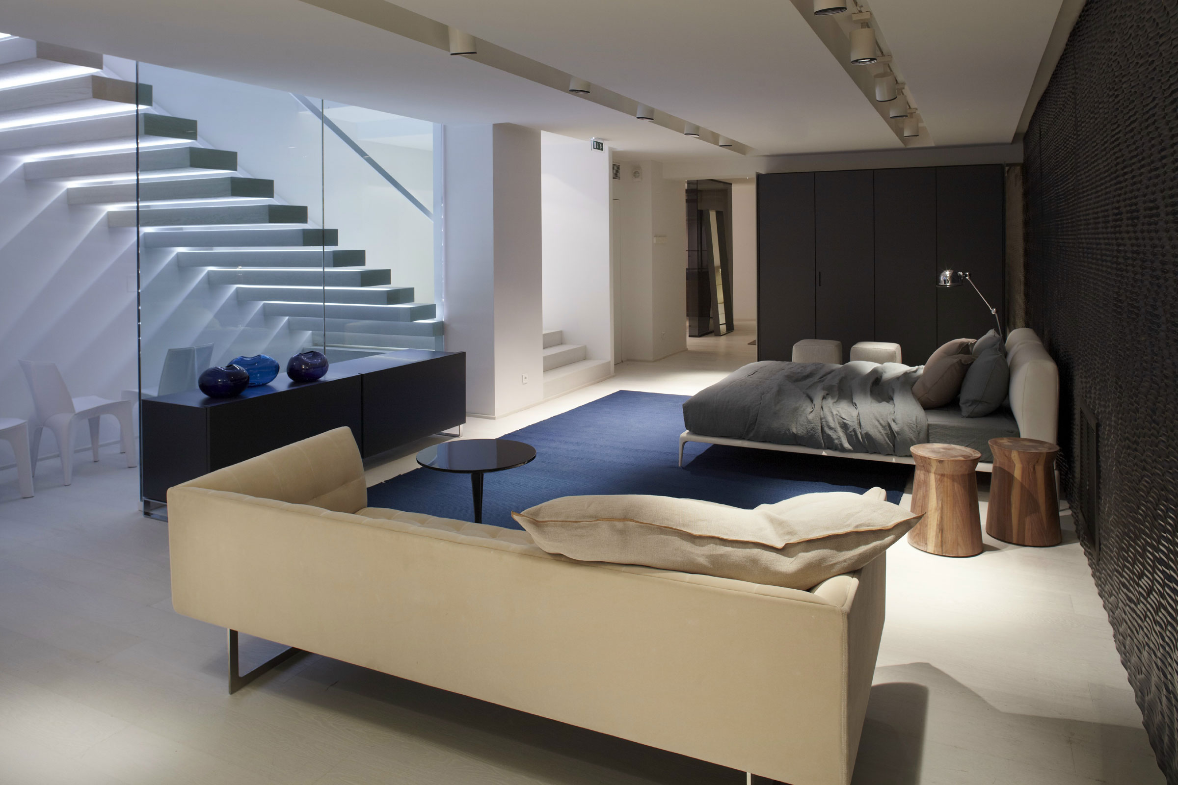 A Stylish Contemporary Loft with an Industrial Vibe in Paris, France by Bestetti Associati Studio (15)