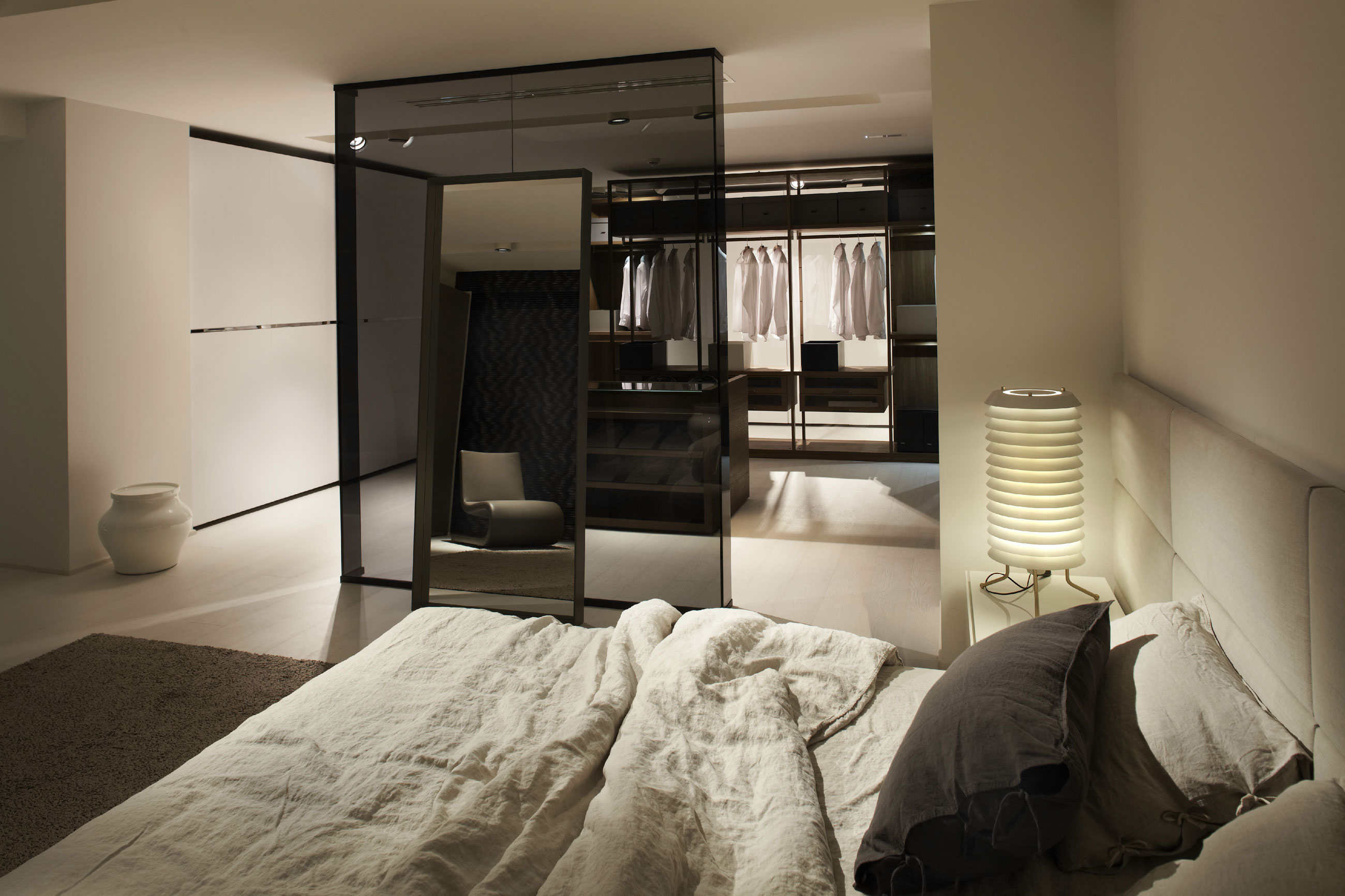 A Stylish Contemporary Loft with an Industrial Vibe in Paris, France by Bestetti Associati Studio (18)