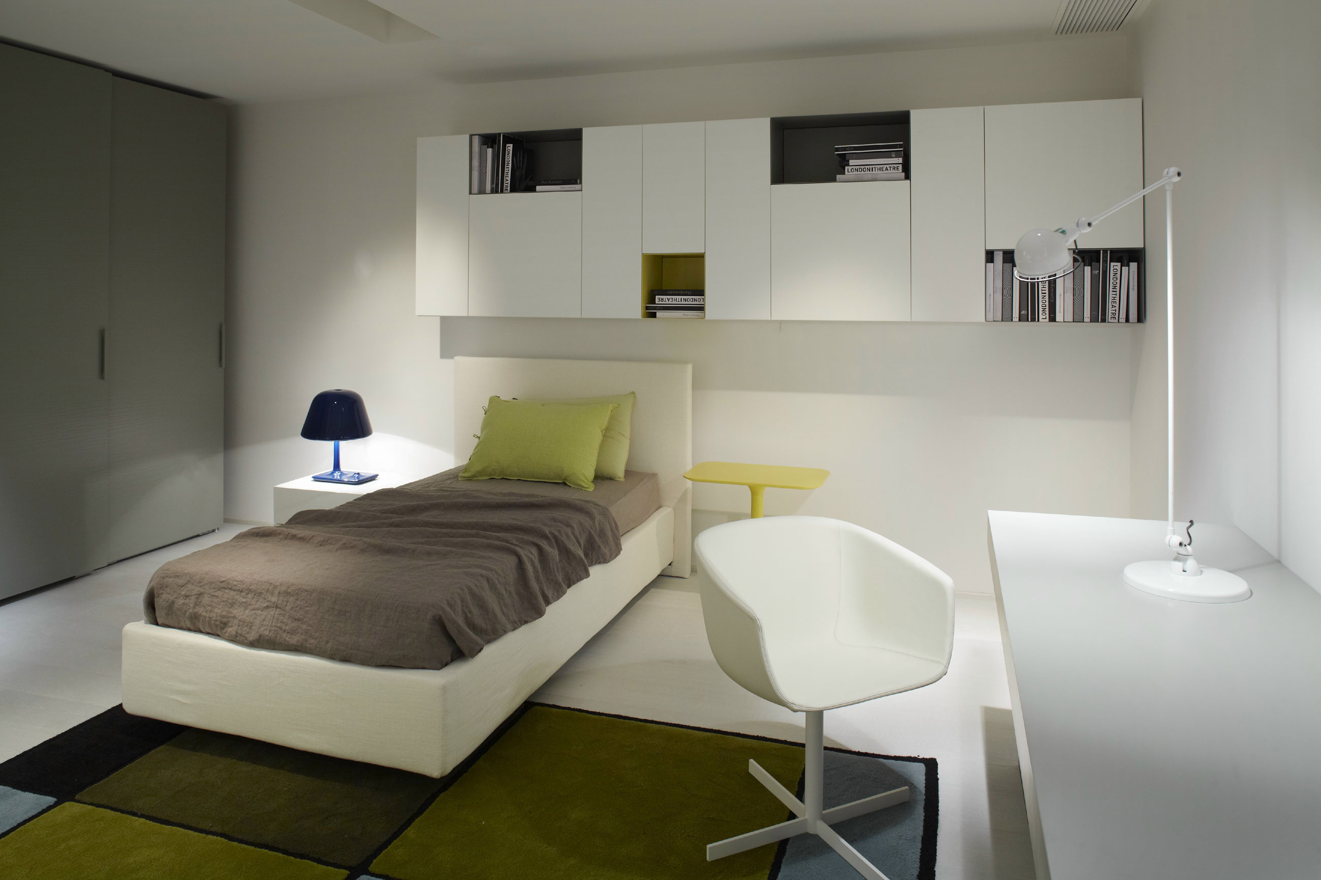 A Stylish Contemporary Loft with an Industrial Vibe in Paris, France by Bestetti Associati Studio (21)