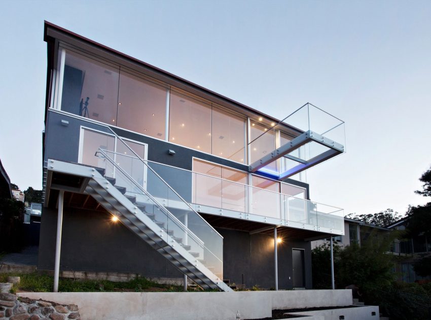 A Stylish Hillside Home Features Cantilevered Deck with Glass Floor in San Francisco by Jensen Architects (14)