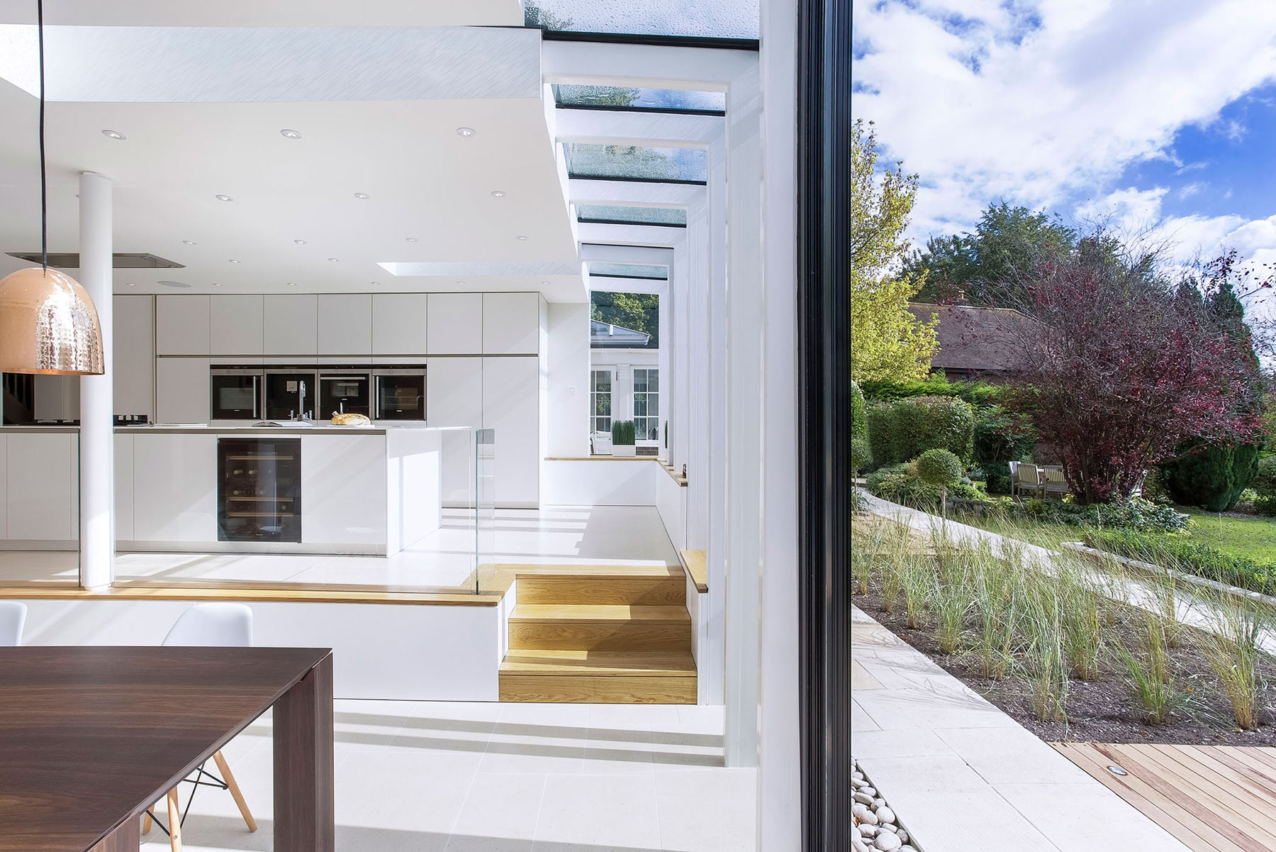 A Stylish Home Featuring a Warm and Elegant Color Palette in Winchester by OB Architecture (10)