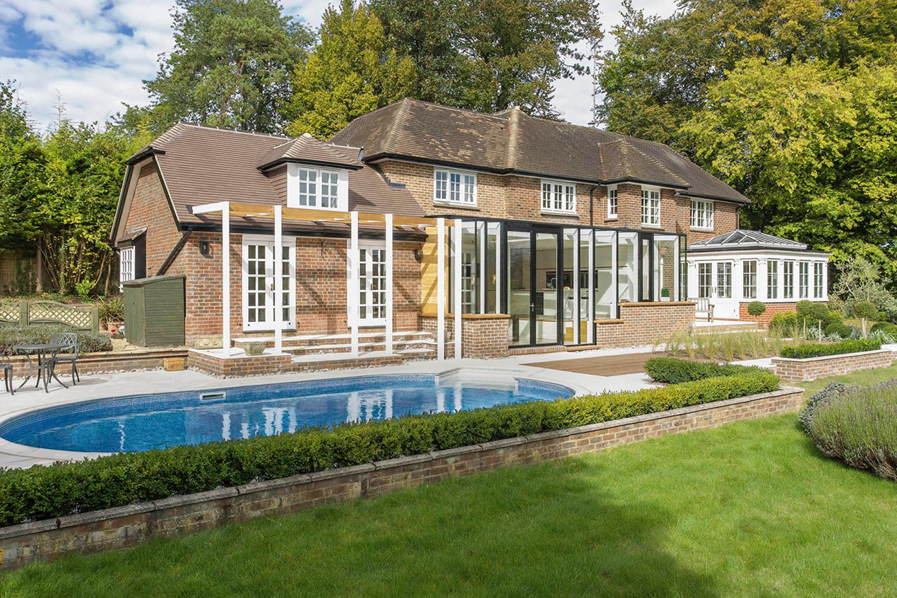 A Stylish Home Featuring a Warm and Elegant Color Palette in Winchester by OB Architecture (2)