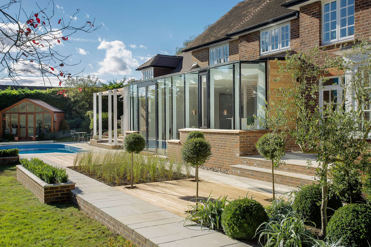 A Stylish Home Featuring a Warm and Elegant Color Palette in Winchester by OB Architecture (3)