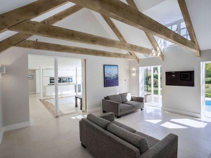 A Stylish Home Featuring a Warm and Elegant Color Palette in Winchester by OB Architecture (5)