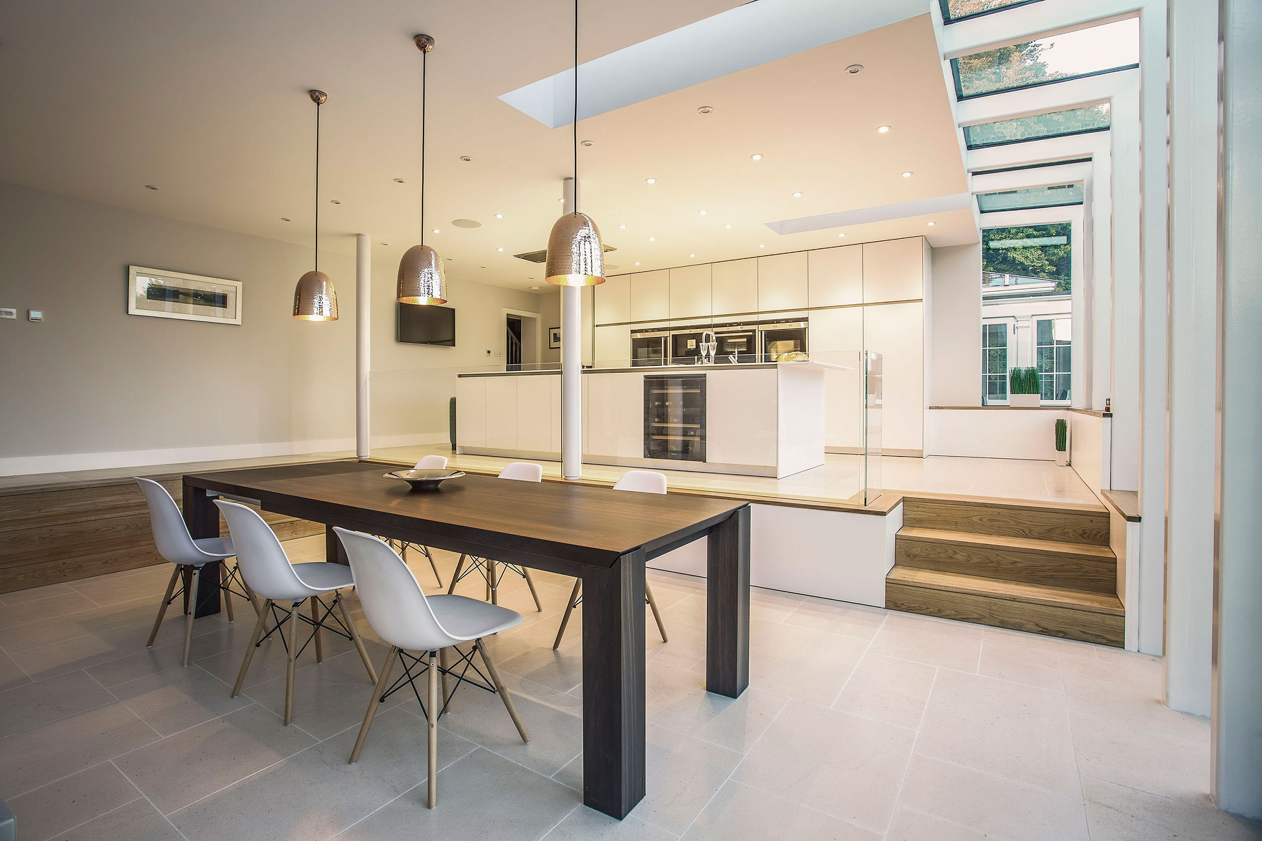 A Stylish Home Featuring a Warm and Elegant Color Palette in Winchester by OB Architecture (9)