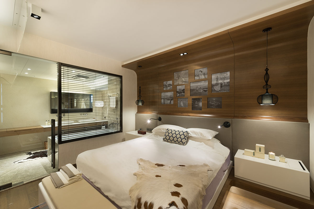 A Stylish Modern Apartment with Feng Shui-Inspired Interiors in Hong Kong by PplusP Designers (10)