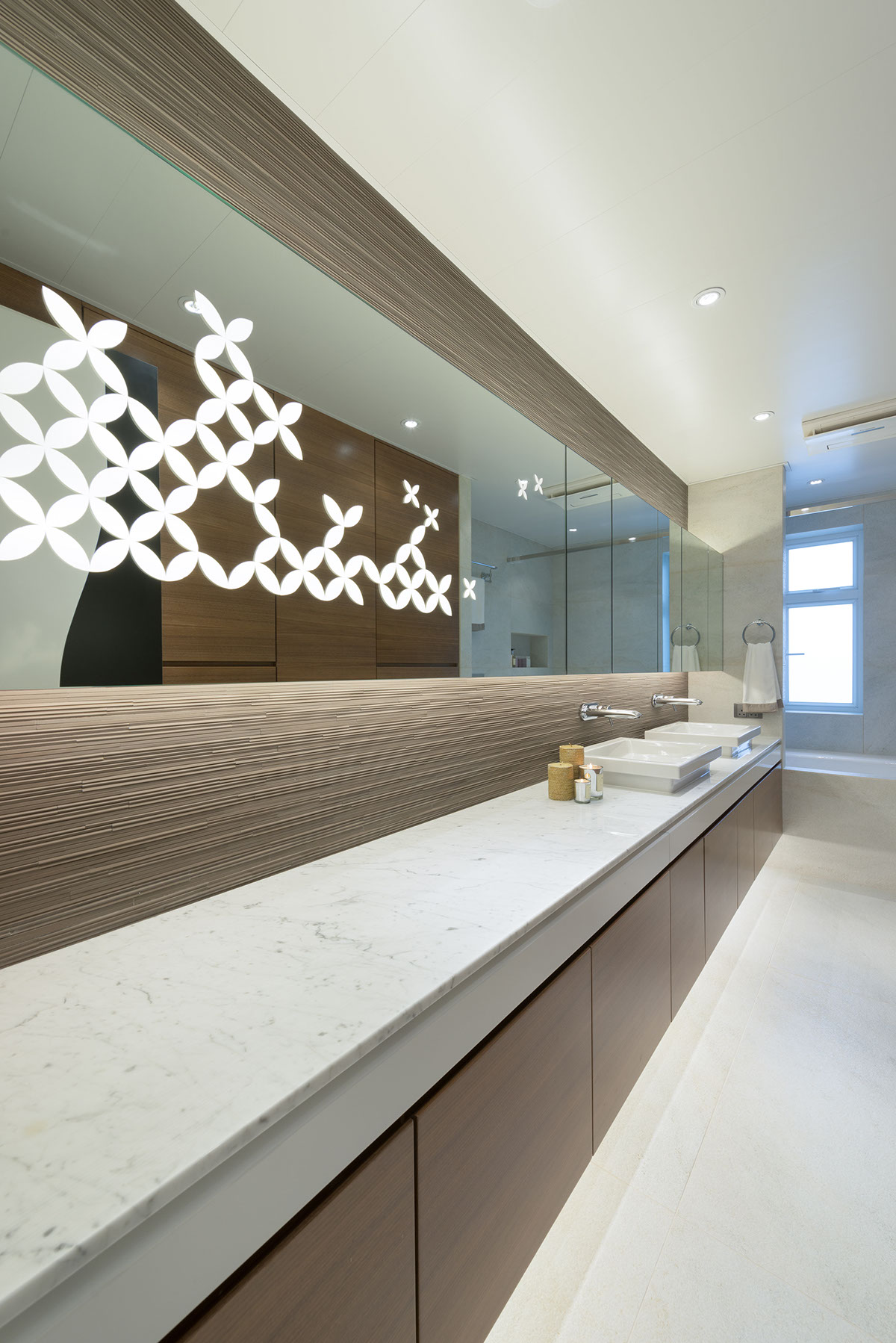 A Stylish Modern Apartment with Feng Shui-Inspired Interiors in Hong Kong by PplusP Designers (13)