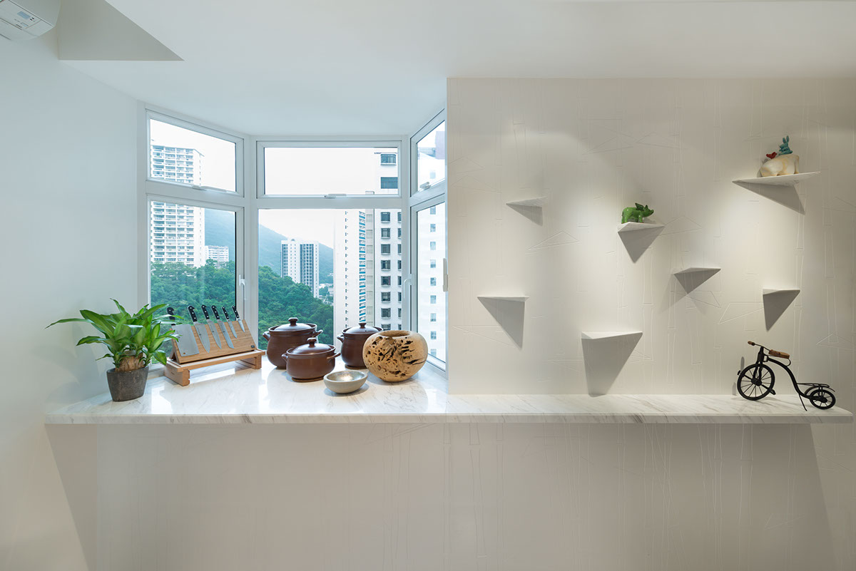 A Stylish Modern Apartment with Feng Shui-Inspired Interiors in Hong Kong by PplusP Designers (8)