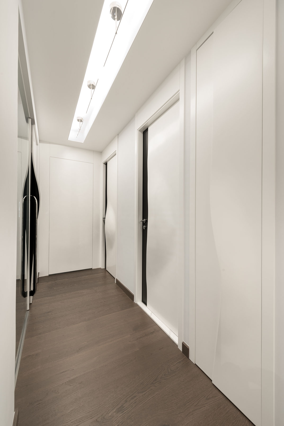A Stylish Modern Apartment with Feng Shui-Inspired Interiors in Hong Kong by PplusP Designers (9)