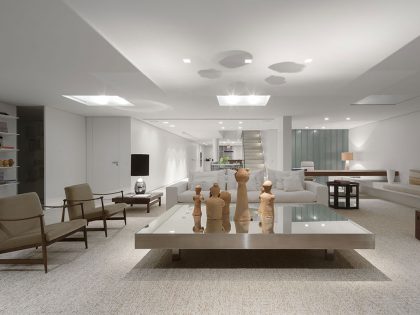 A Stylish Modern Home Sparkles with Classy and Luxurious Interiors in Rio de Janeiro by Studio Arthur Casas (18)