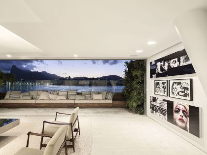 A Stylish Modern Home Sparkles with Classy and Luxurious Interiors in Rio de Janeiro by Studio Arthur Casas (4)